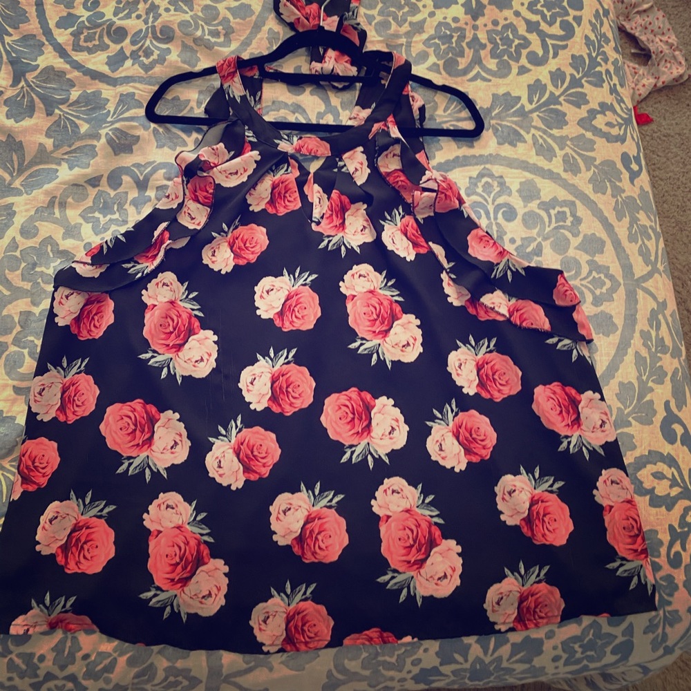 Rose print, keyhole neckline for cleavage exposure